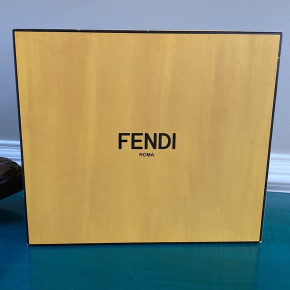 Rare Fendi Ice Walkers 37 - Picture 11 of 13